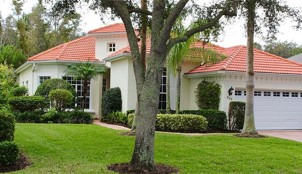 1st image of 925 Island Club Sq
