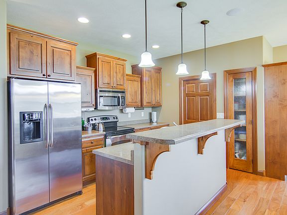 3rd image of 5152 S Manchester Ct