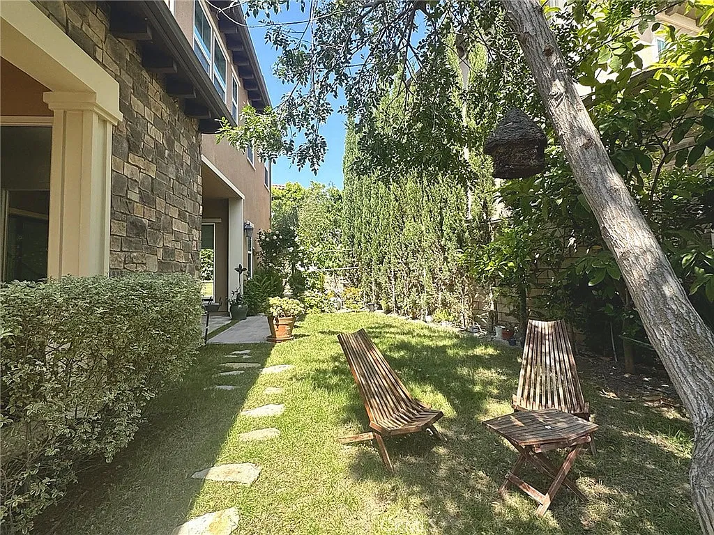 5 bed, 5.5 bath, 2992 sqft, $6,000 — Photo 3