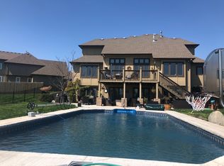 515 SE Hackamore Cir, Lees Summit, MO 64082