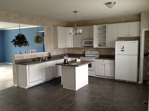 Large Kitchen with Island
