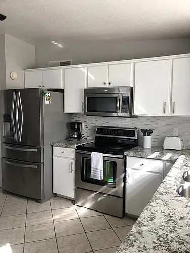325 W Holladay Dr Photo 1