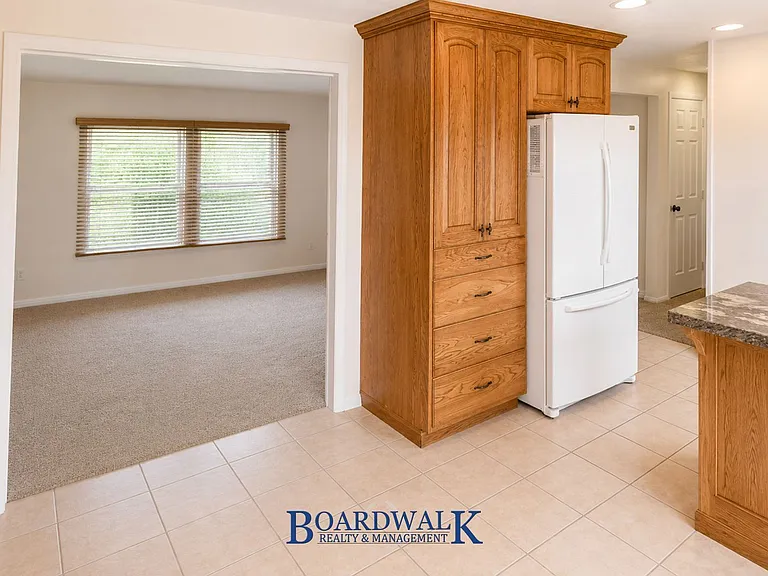 3303 W Hector Dr — Photo 8