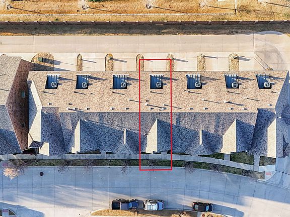 2nd image of 2542 Plumas Dr