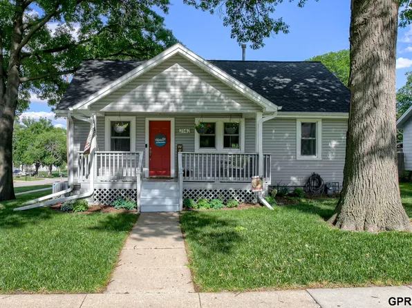 2142 N 68th St, Lincoln, NE 68505