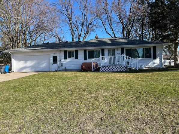 2120 Hemlock Ave, Portage, MI 49024