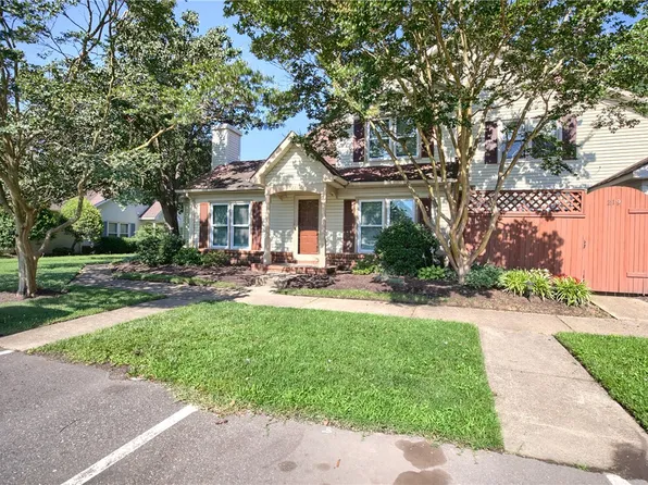 221 Alder Wood Dr, Hampton, VA 23666