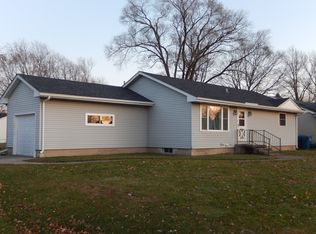 204 Park Lane Dr, Grant Park, IL 60940