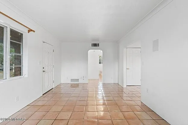 1308 E Spring St — Photo 7