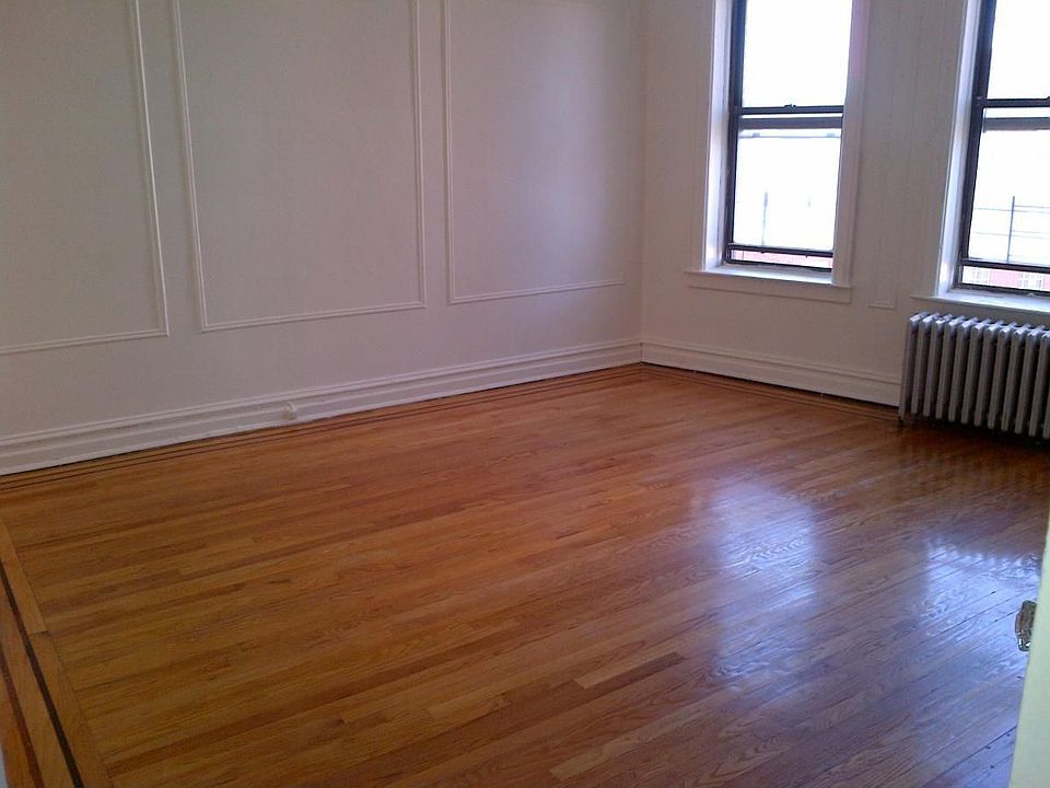 2nd image of 841 E 37th St