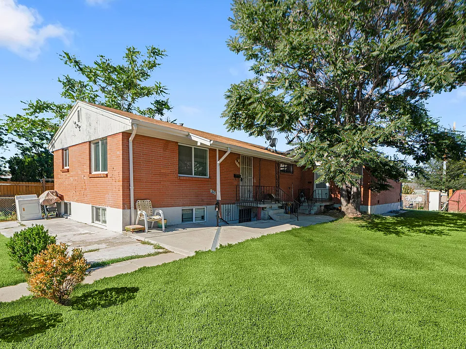 975-979 S Lowell Blvd #977