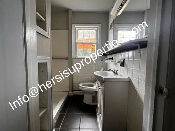5th image of 307 Vernon Ct #A
