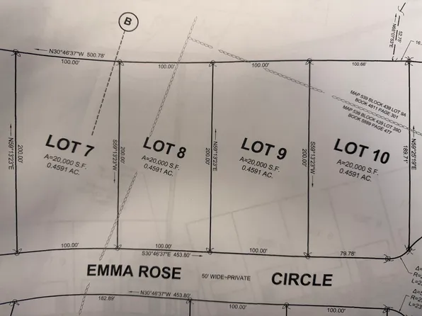 9 & 10 Emma Rose Cir, Haverhill, MA 01832