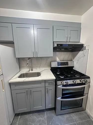 262 S 10th St #3 Photo 1