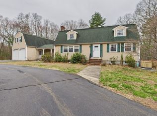 215 Stoney Lea Rd, Dedham, MA 02026