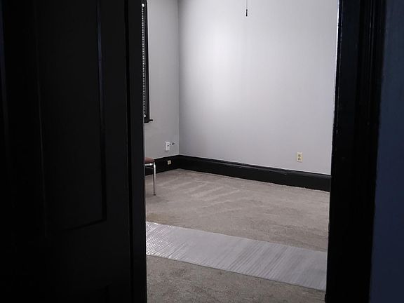 2nd image of 1204 Auburn Ave #1