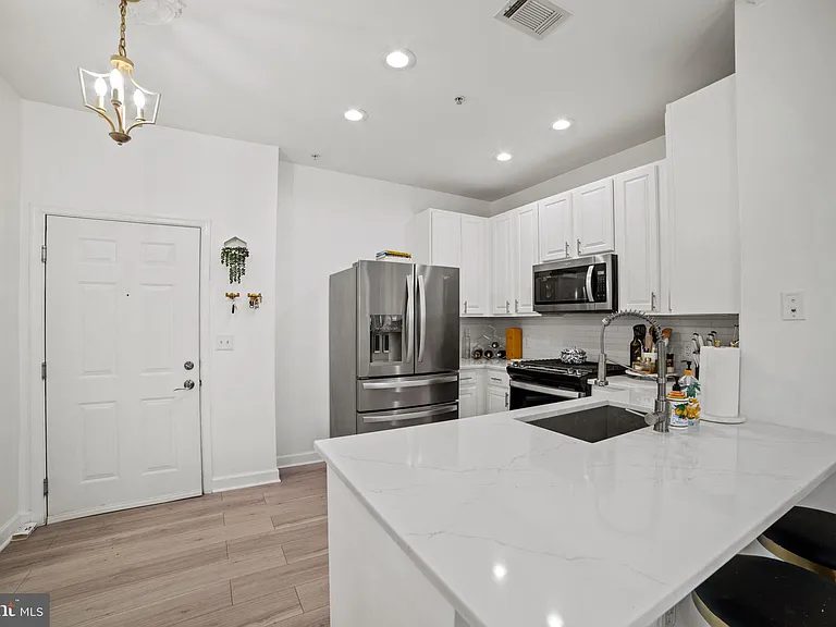 2055 26th St S #5-B06 — Photo 10
