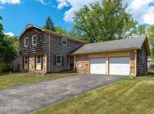 741 Woodhollow Ln, Buffalo Grove, IL