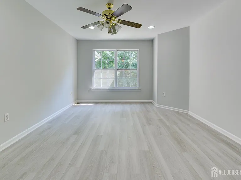34 Forest Dr — Photo 18