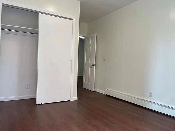 2nd image of 3205 Linden Pl APT 2D