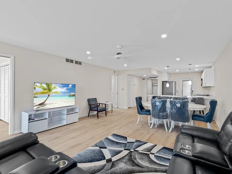 2901 S Palm Aire Dr #501 — Photo 20