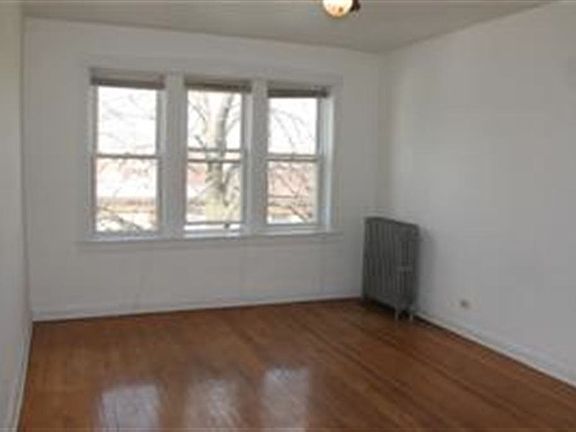 3rd image of 2432 N Linden Pl APT 209
