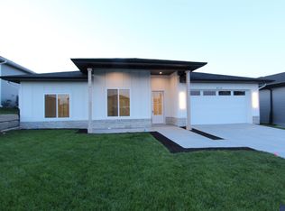 816 Middleton Ave, Lincoln, NE 68521