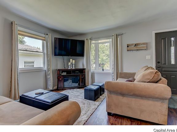 3rd image of 205 W Caldwell St