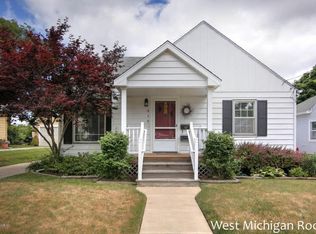 839 Eleanor St NE, Grand Rapids, MI 49505