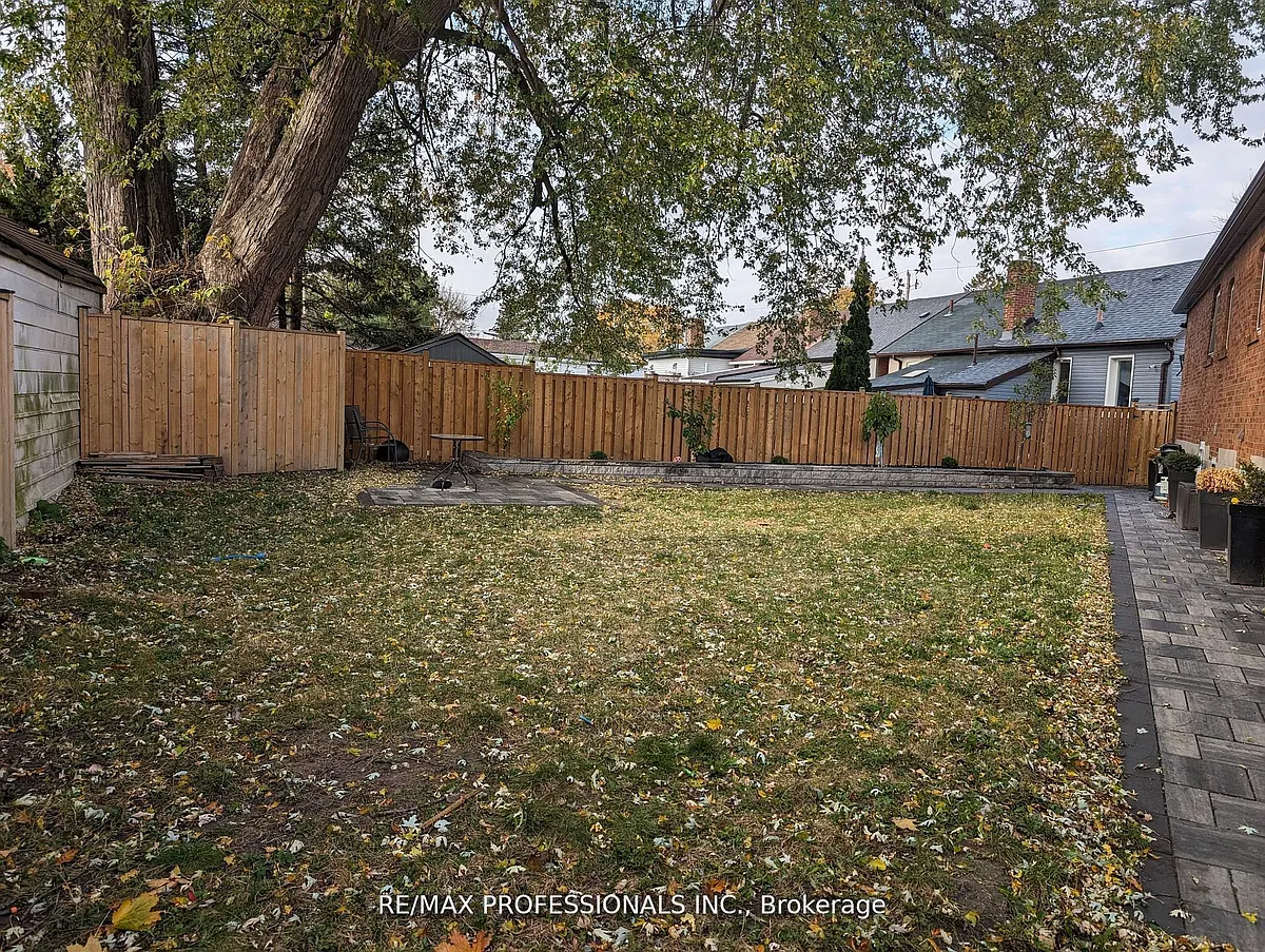 Building Photo - 284 Gledhill Ave #4