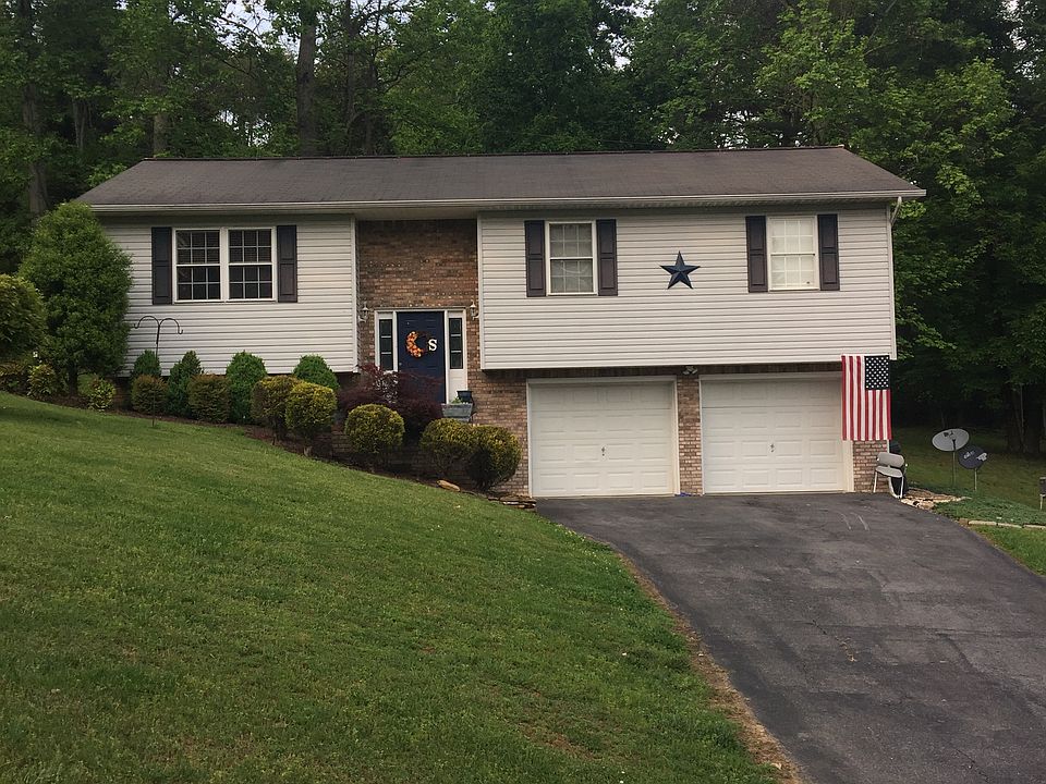 1st image of 706 Seven Oaks Dr