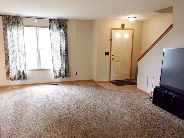 522 Thistleview Dr — Photo 7