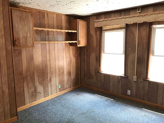 2nd image of 1986 E 120th St APT 1