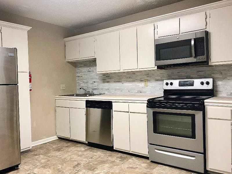 1st image of 310 Ella St APT 106