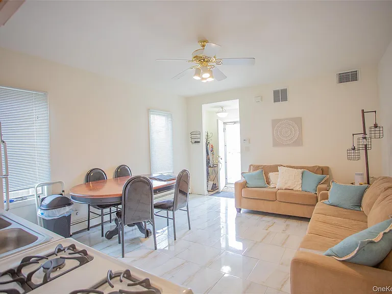 136 E Olive St — Photo 9