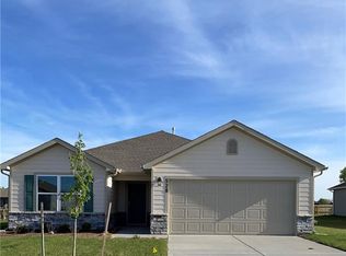 528 SE Laurel Dr, Blue Springs, MO 64014