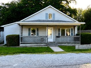 221 N George St, Clinton, IL 61727