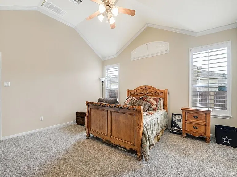 2209 Settlers Park Loop — Photo 17