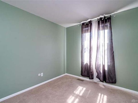 5th image of 251 Wiesen Ln