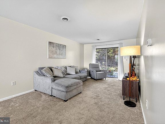 3rd image of 55-1 Holly Dr