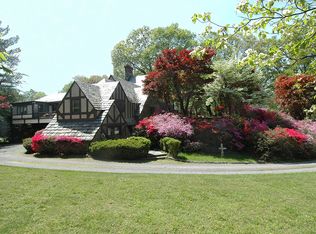 24 Dogwood Ln, Larchmont, NY 10538