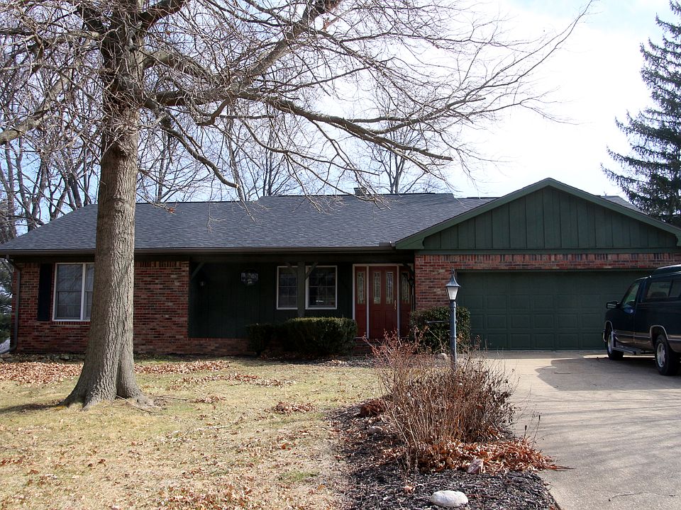 Front - Driveway view