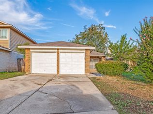 3174 Cross Creek Cir, Grand Prairie, TX 75052