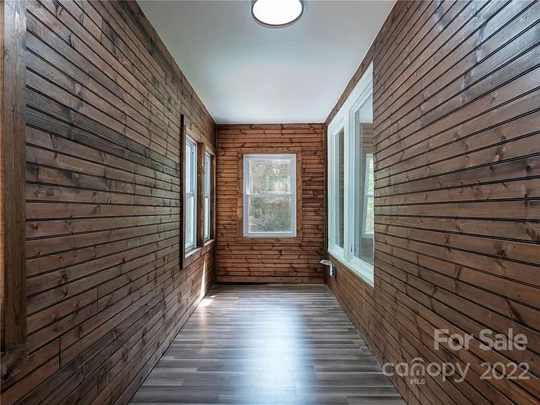 417 Beech St — Photo 10