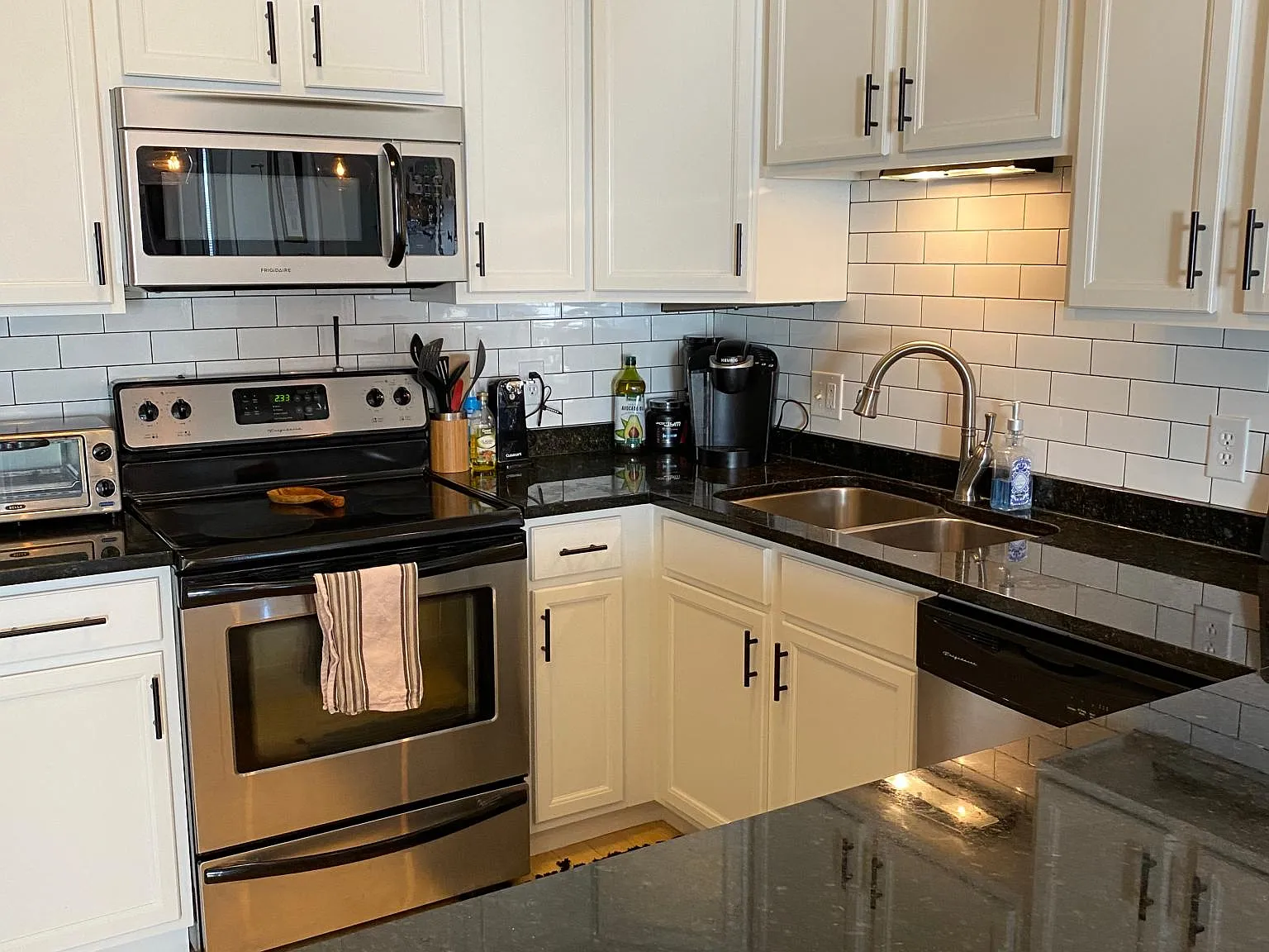 721 E North St — Photo 3