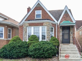 6051 W Barry Ave, Chicago, IL 60634