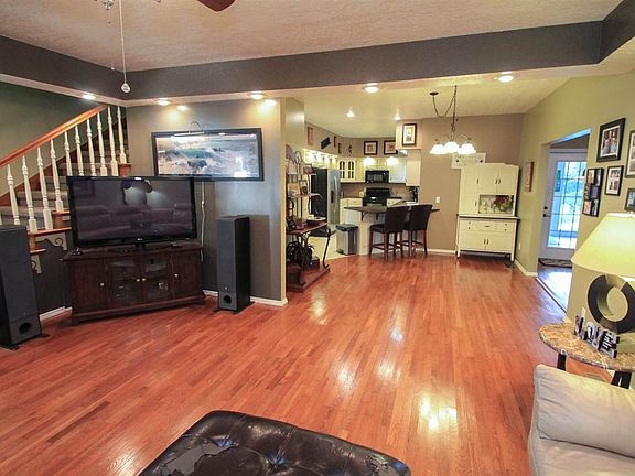 5th image of 6135 Greenbriar Dr