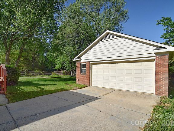 5th image of 317 Port Royal Dr