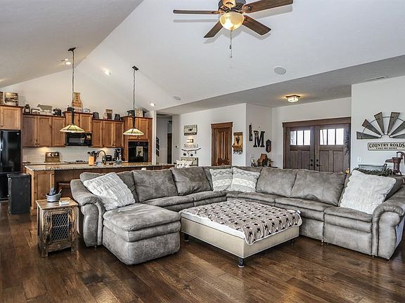 5th image of 4843 Justin Ct