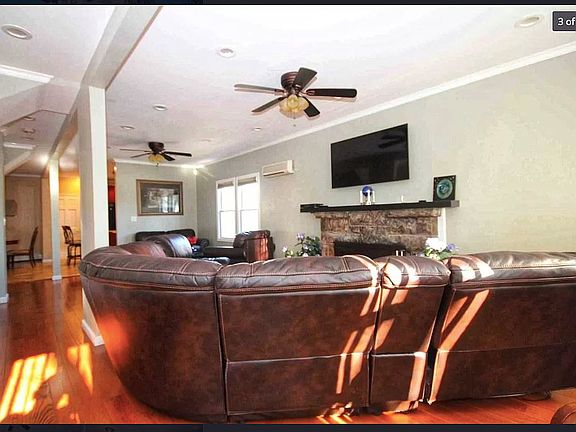 Living Room with fireplace